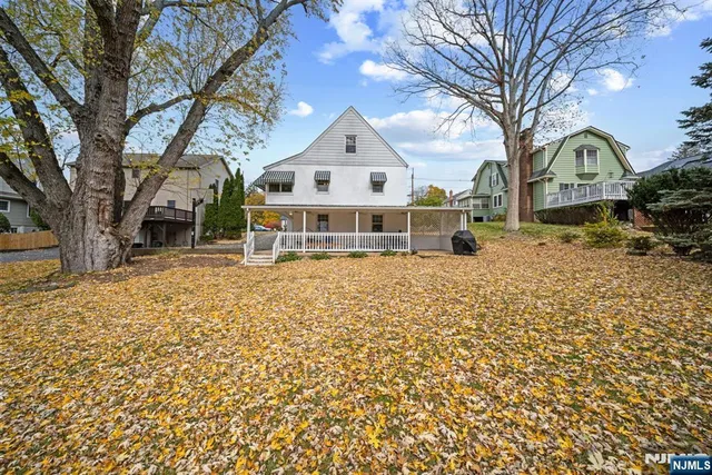 $865,000 | 70 Highland Avenue, Midland Park, NJ 07432