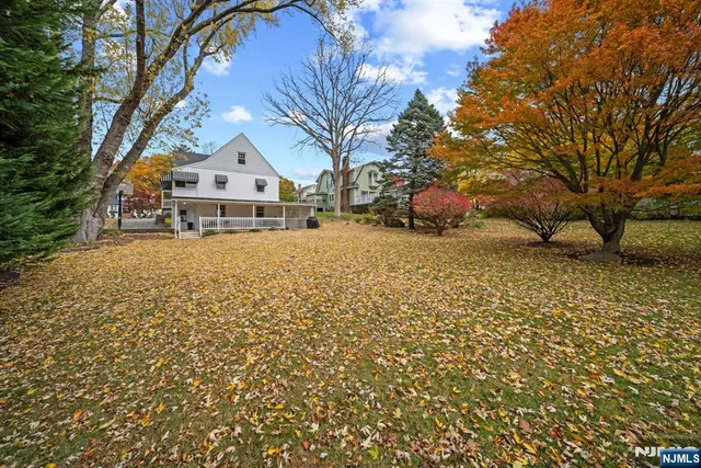 $865,000 | 70 Highland Avenue, Midland Park, NJ 07432