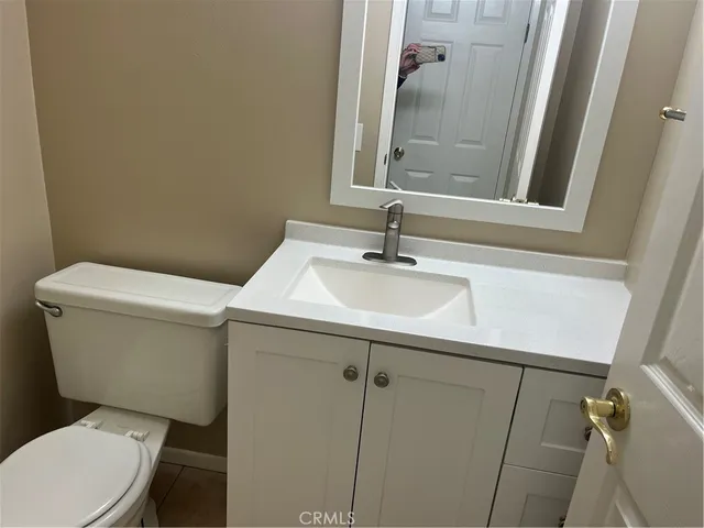 a close view of sink