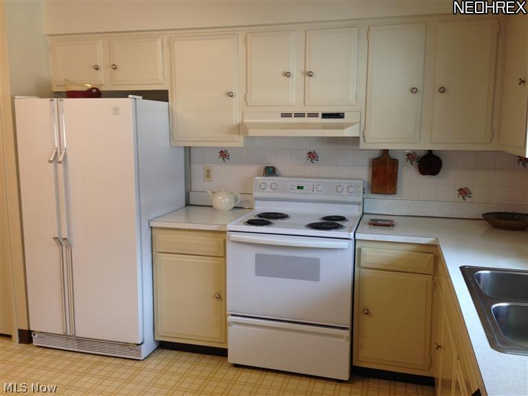 6472 State Road, Unit J17 Parma, OH 44134 - Photo 7 of 23