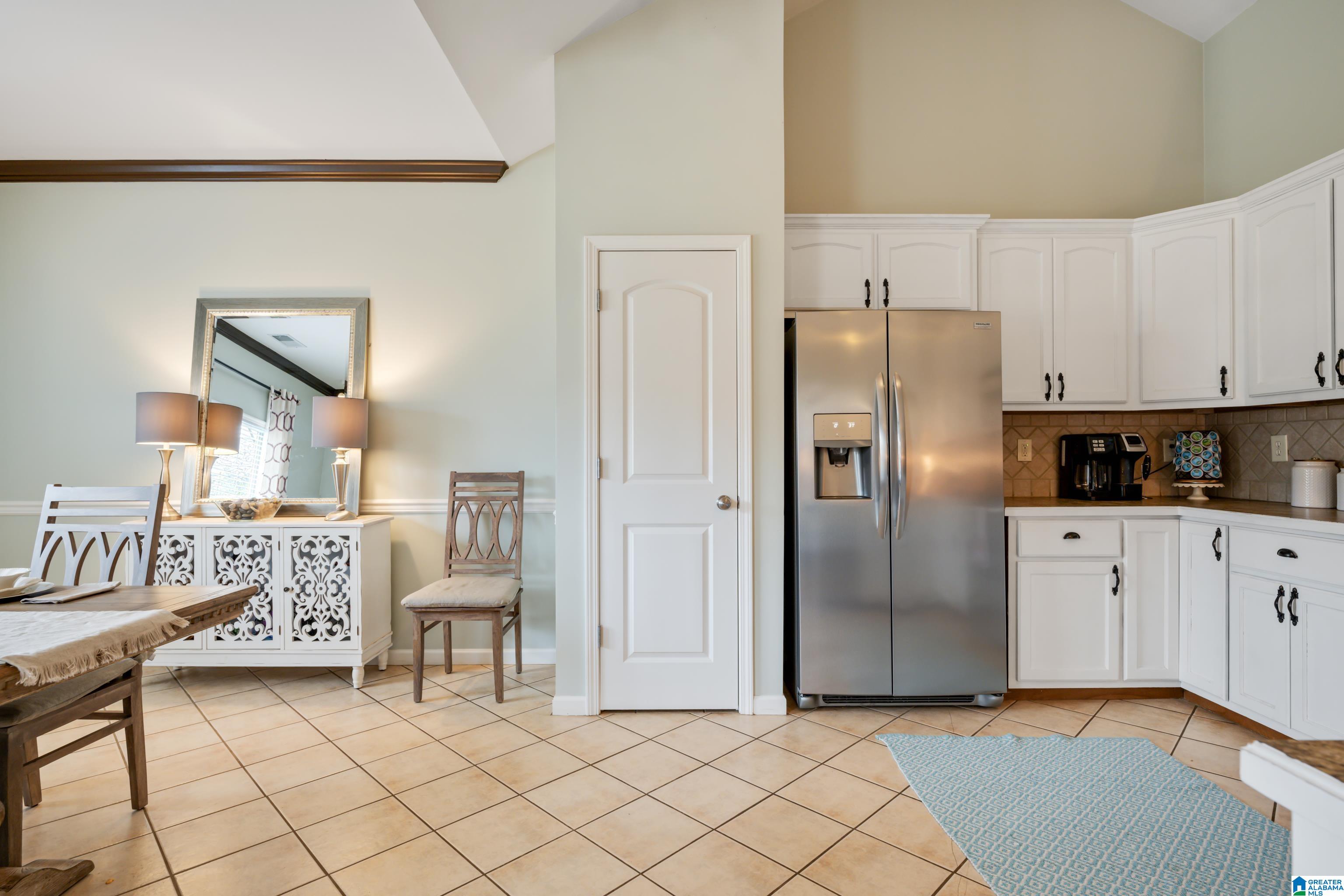 911 Valley Circle Leeds, AL 35094 - Photo 9 of 35