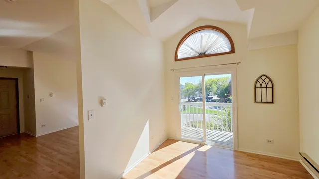 $142,500 | 4302 West Shamrock Lane, Unit 3C, McHenry, IL 60050