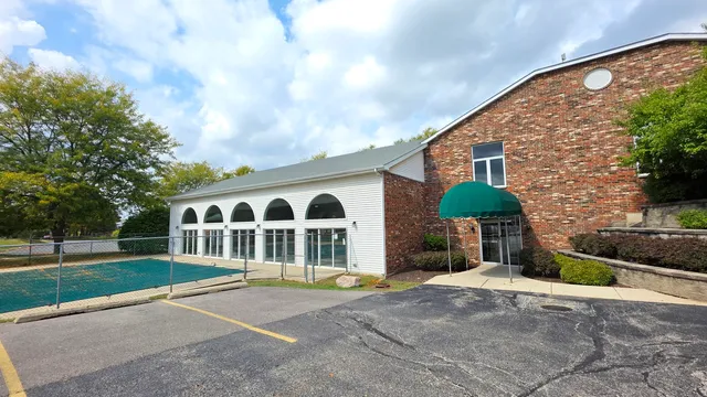 $142,500 | 4302 West Shamrock Lane, Unit 3C, McHenry, IL 60050