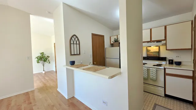 $142,500 | 4302 West Shamrock Lane, Unit 3C, McHenry, IL 60050