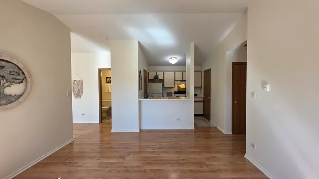 $142,500 | 4302 West Shamrock Lane, Unit 3C, McHenry, IL 60050