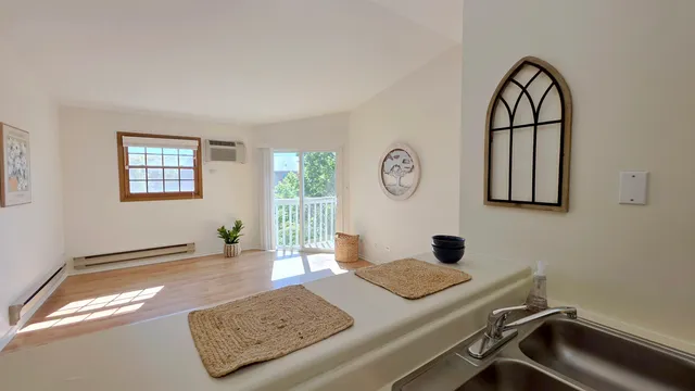 $142,500 | 4302 West Shamrock Lane, Unit 3C, McHenry, IL 60050