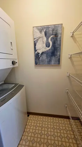 $142,500 | 4302 West Shamrock Lane, Unit 3C, McHenry, IL 60050