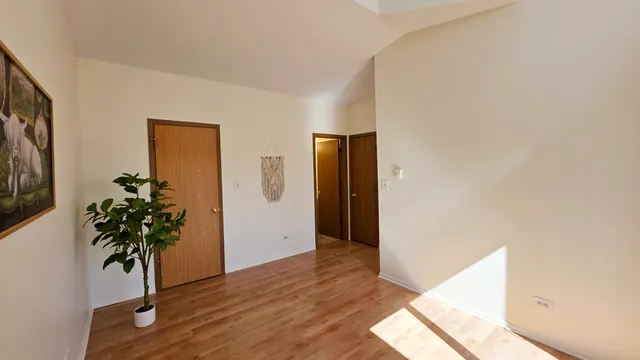 $142,500 | 4302 West Shamrock Lane, Unit 3C, McHenry, IL 60050