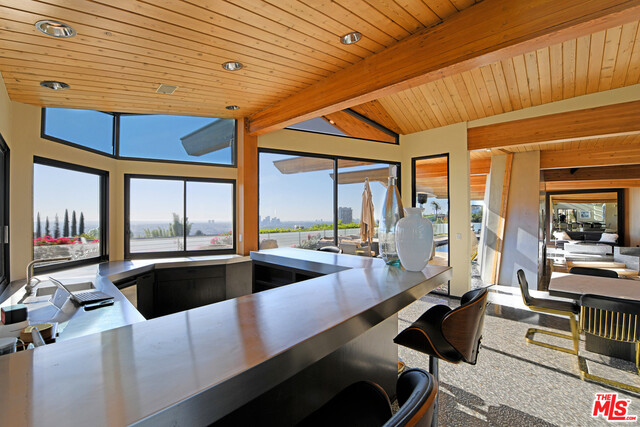 1443 Devlin Drive Los Angeles, CA 90069 - Photo 12 of 41