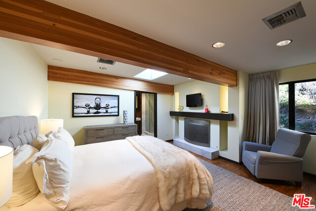 1443 Devlin Drive Los Angeles, CA 90069 - Photo 27 of 41