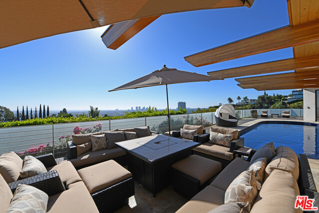 1443 Devlin Drive Los Angeles, CA 90069 - Photo 32 of 41