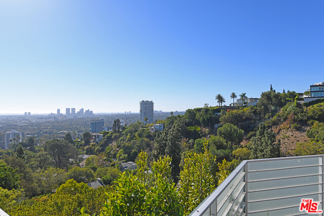 1443 Devlin Drive Los Angeles, CA 90069 - Photo 40 of 41