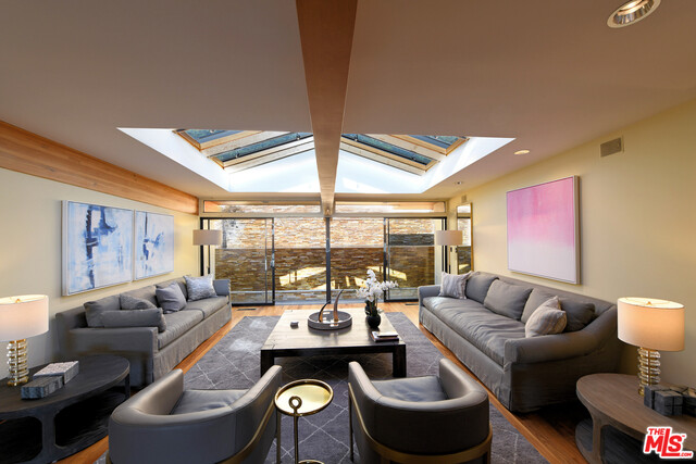 1443 Devlin Drive Los Angeles, CA 90069 - Photo 7 of 41