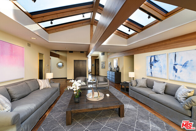 1443 Devlin Drive Los Angeles, CA 90069 - Photo 8 of 41