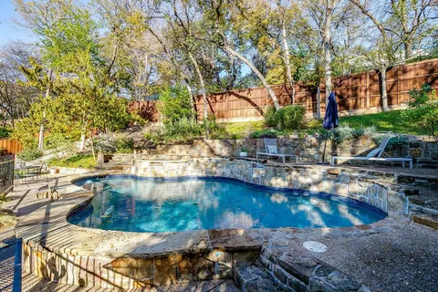 a view of a lake with houses