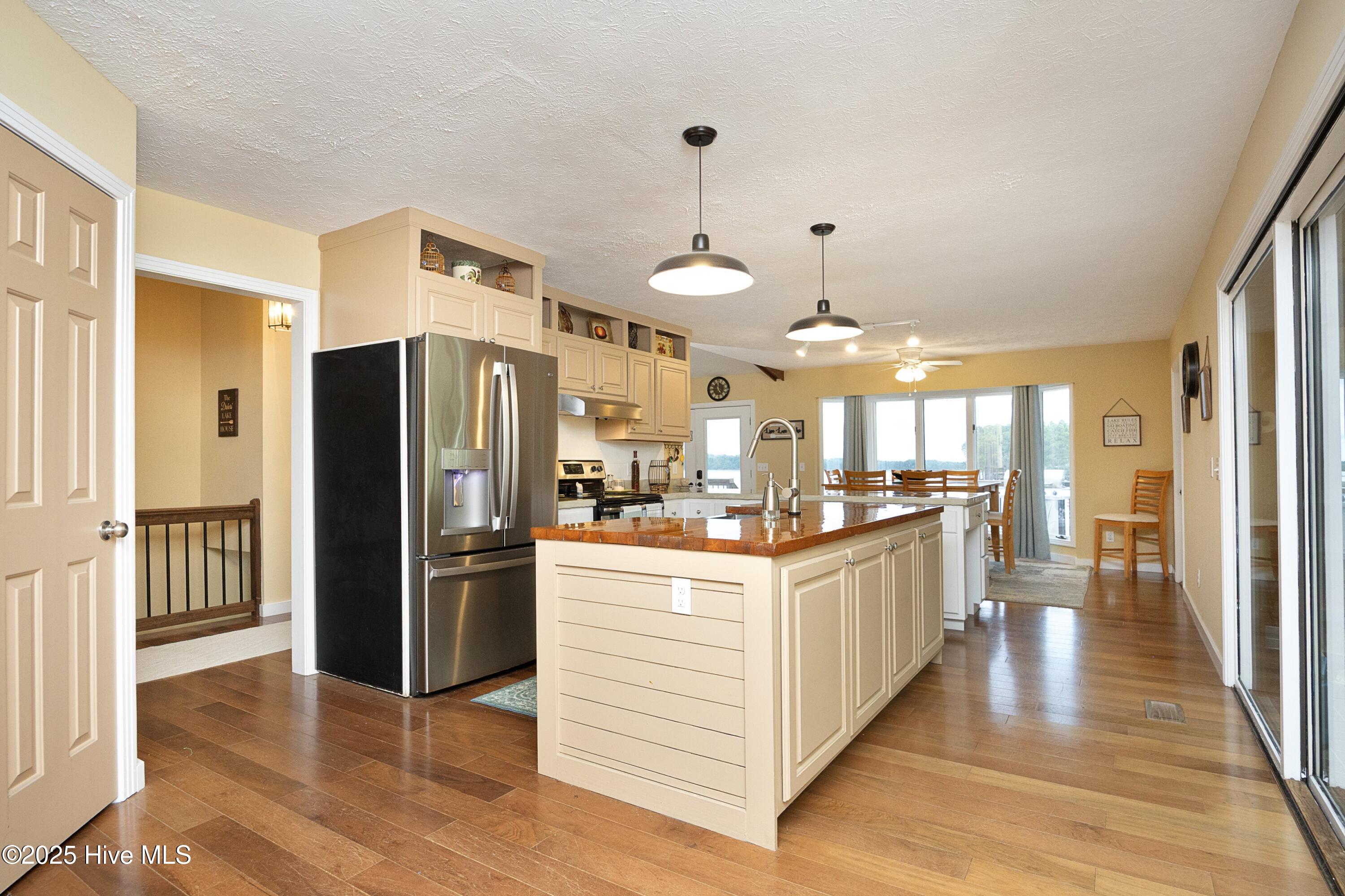 122 Lakeview Point West End, NC 27376 - Photo 11 of 58 17Kitchen