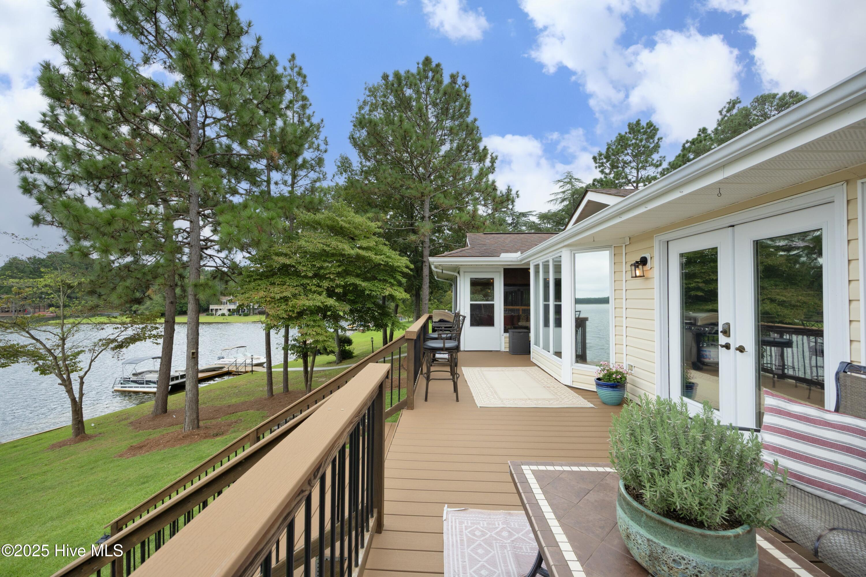 122 Lakeview Point West End, NC 27376 - Photo 20 of 58 36Deck