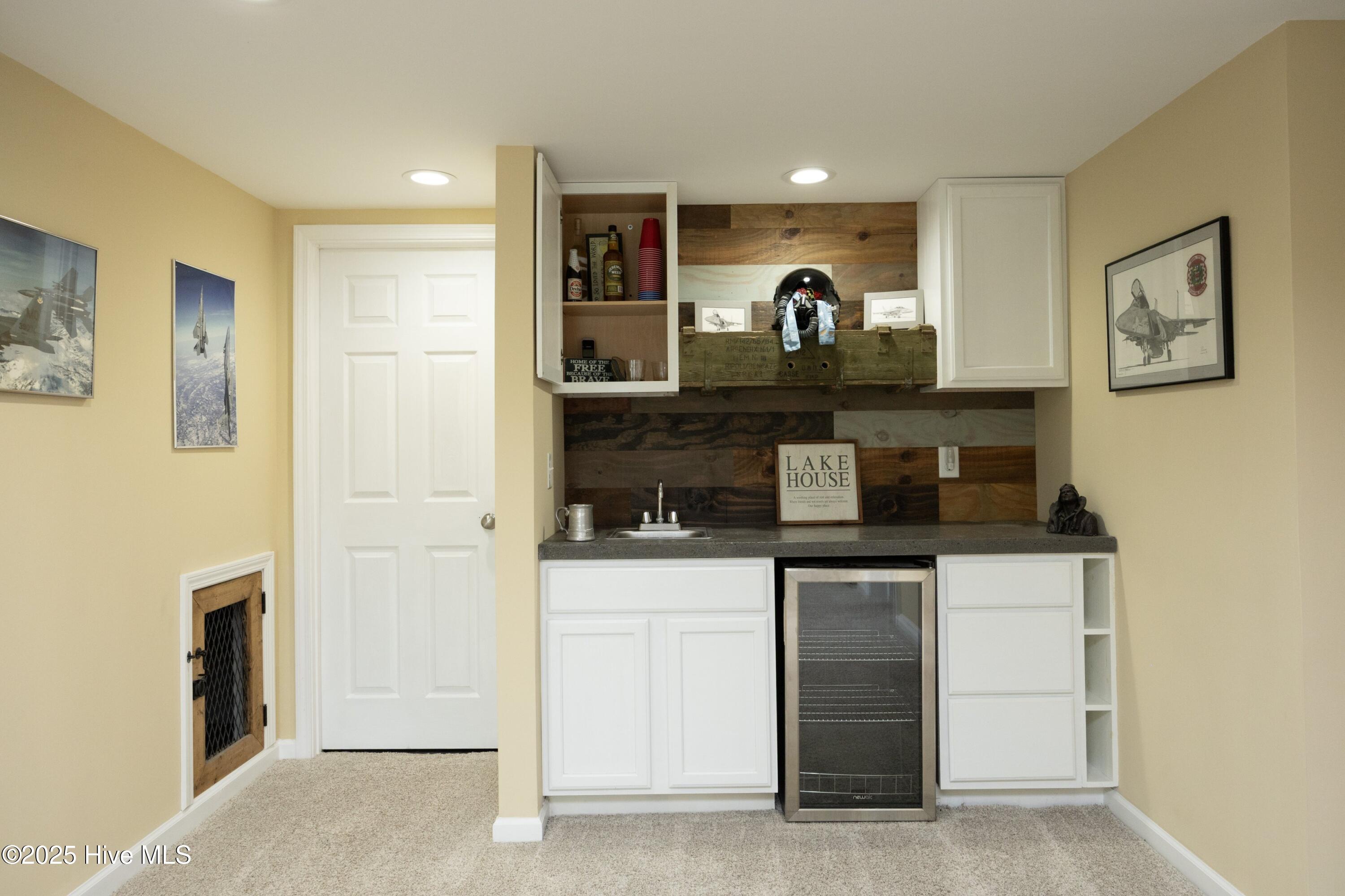 122 Lakeview Point West End, NC 27376 - Photo 39 of 58 31Kitchenette