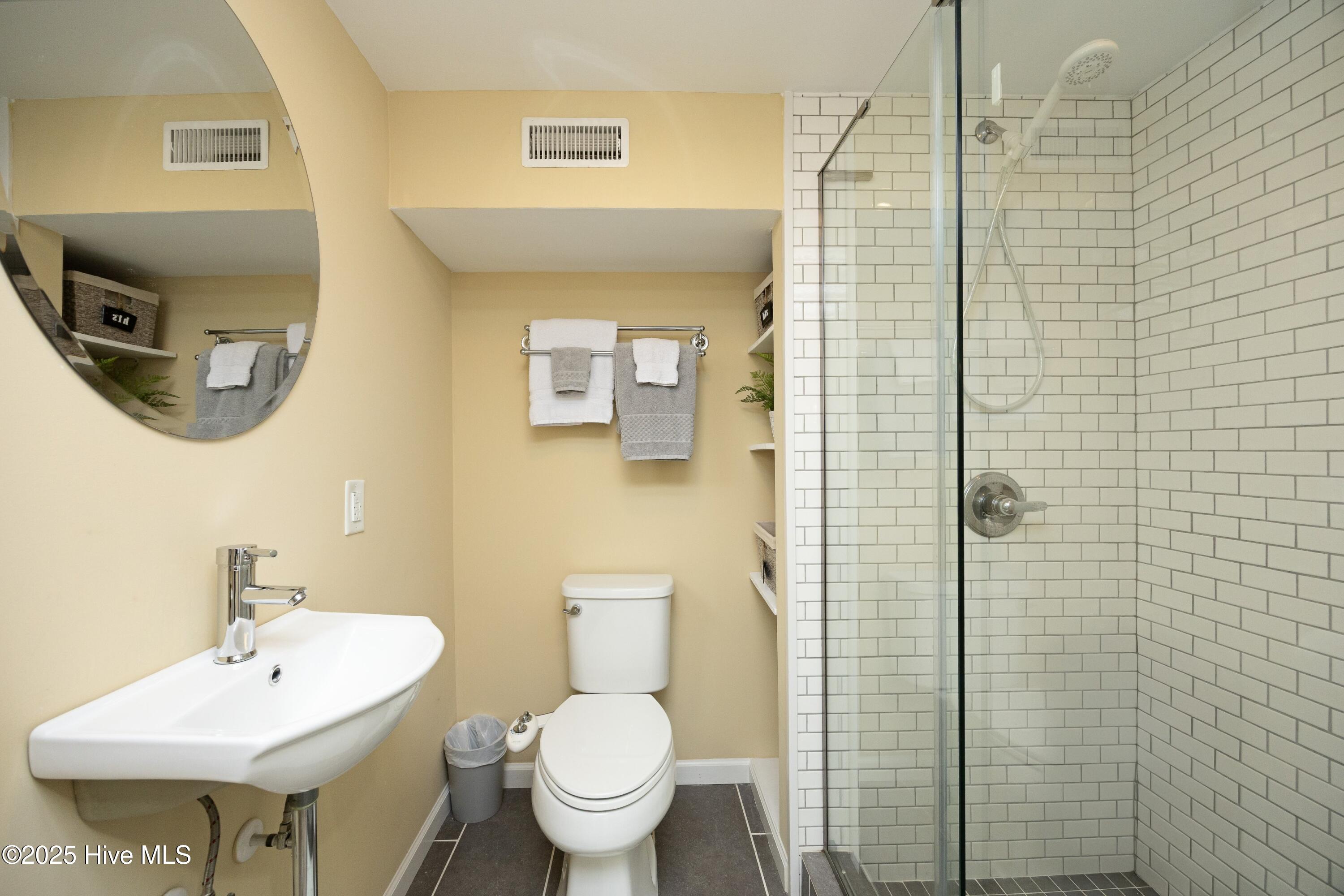 122 Lakeview Point West End, NC 27376 - Photo 41 of 58 34LowerBath