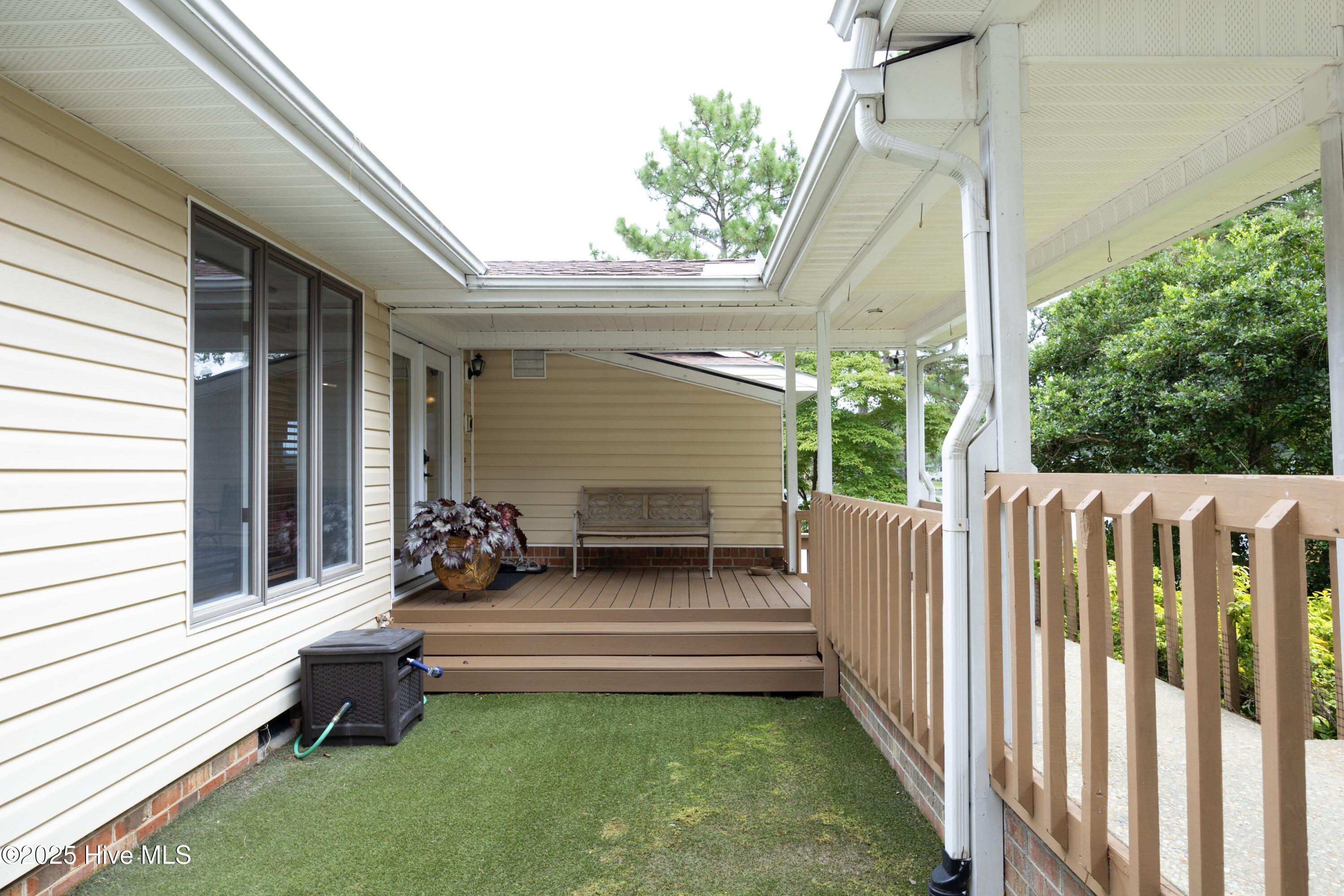 122 Lakeview Point West End, NC 27376 - Photo 53 of 58 53EnclosedYard