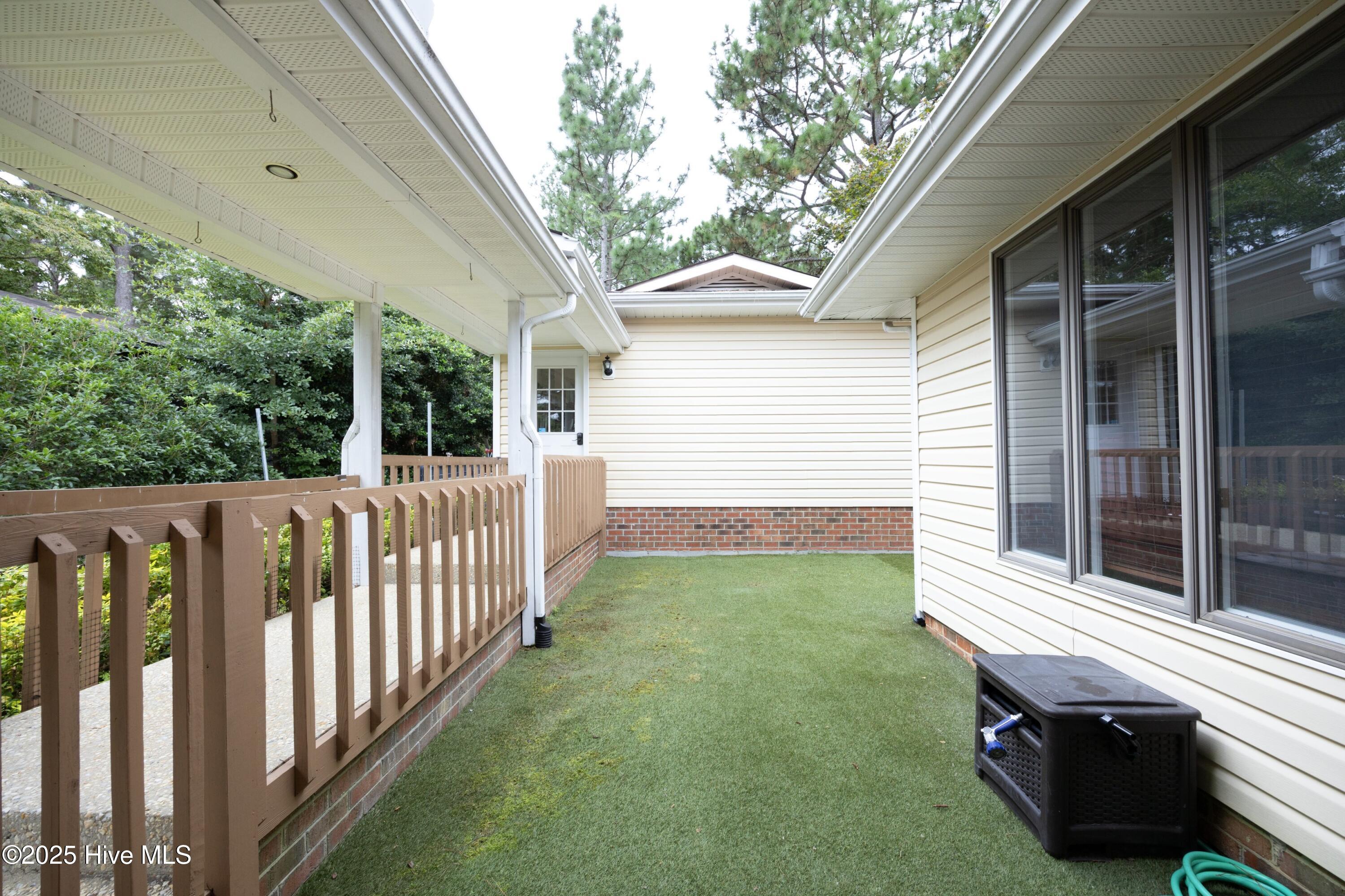 122 Lakeview Point West End, NC 27376 - Photo 54 of 58 54EnclosedYard