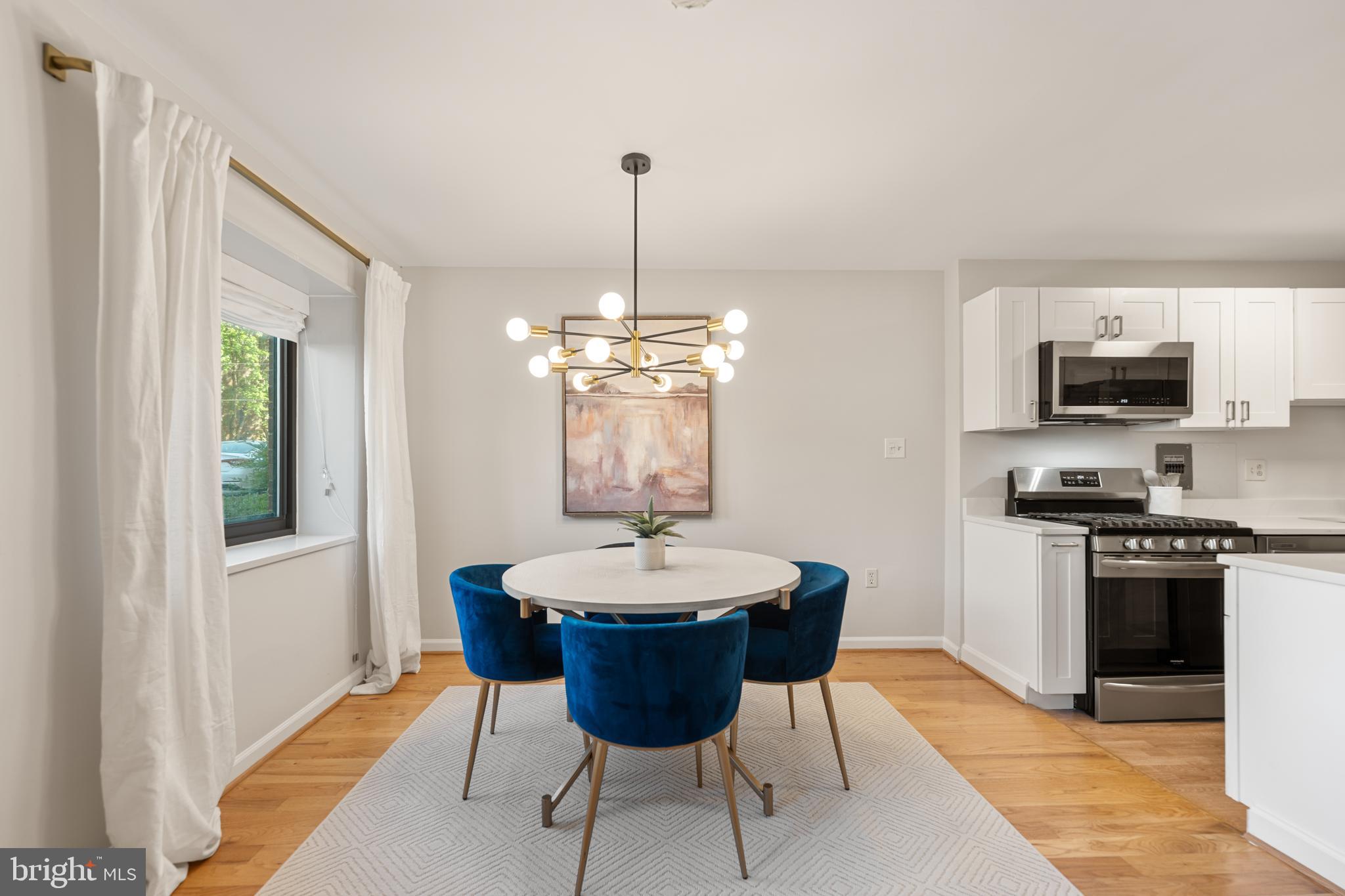 1300 South Arlington Ridge Road, Unit 314 Arlington, VA 22202 - Photo 10 of 31 Open Dining Area