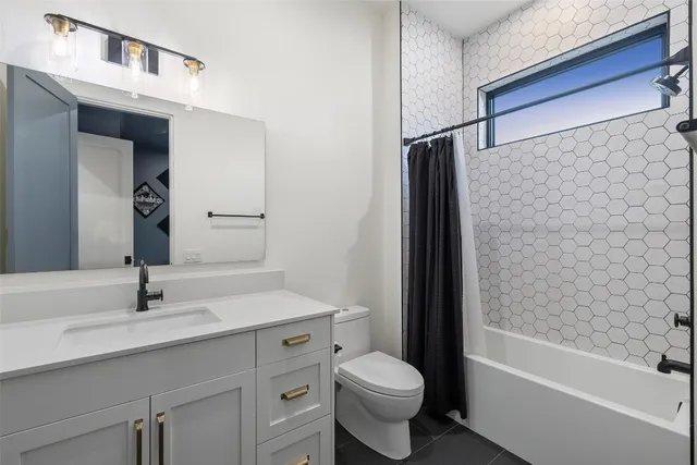 $2,500,000 | 5805 Twin Peaks Trace, Austin, TX 78738