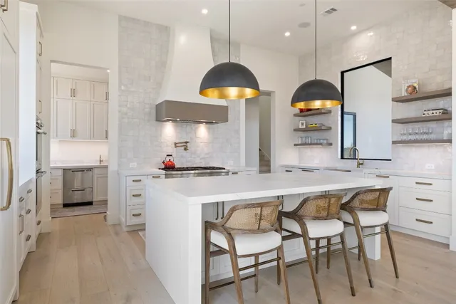 $2,500,000 | 5805 Twin Peaks Trace, Austin, TX 78738