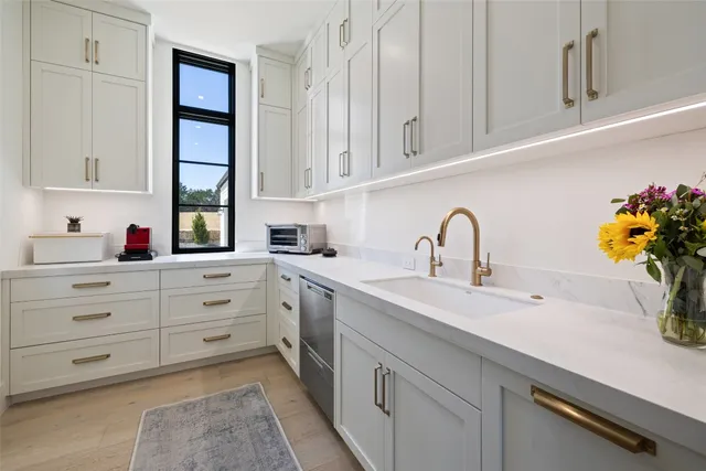 $2,500,000 | 5805 Twin Peaks Trace, Austin, TX 78738