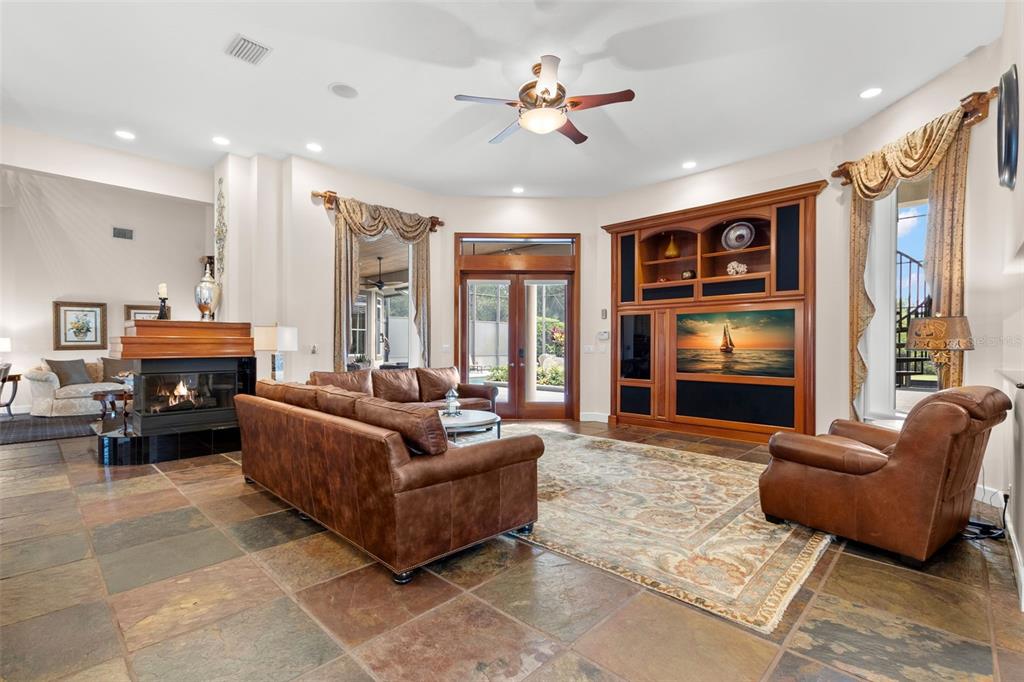 211 Rue Des Chateaux Tarpon Springs, FL 34688 - Photo 12 of 100