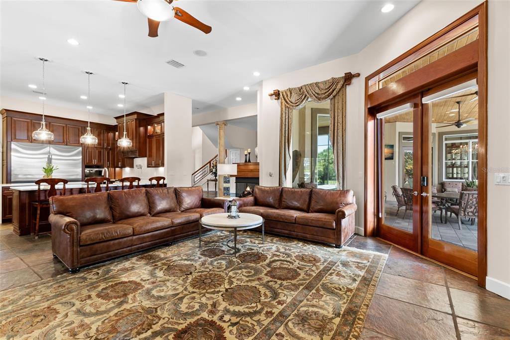 211 Rue Des Chateaux Tarpon Springs, FL 34688 - Photo 14 of 100