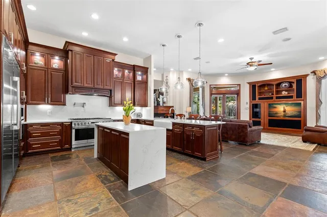 $2,890,000 | 211 Rue Des Chateaux, Tarpon Springs, FL 34688