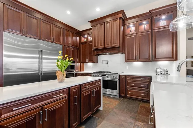 $2,890,000 | 211 Rue Des Chateaux, Tarpon Springs, FL 34688