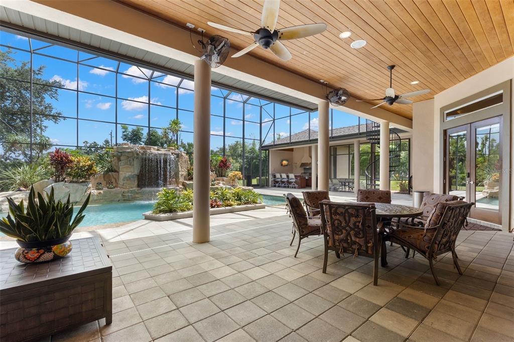 211 Rue Des Chateaux Tarpon Springs, FL 34688 - Photo 29 of 100