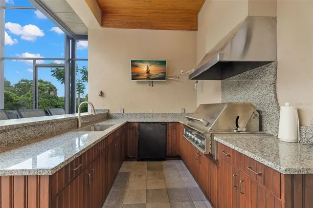 $2,890,000 | 211 Rue Des Chateaux, Tarpon Springs, FL 34688