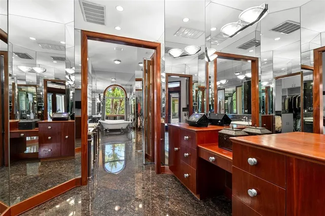 $2,890,000 | 211 Rue Des Chateaux, Tarpon Springs, FL 34688