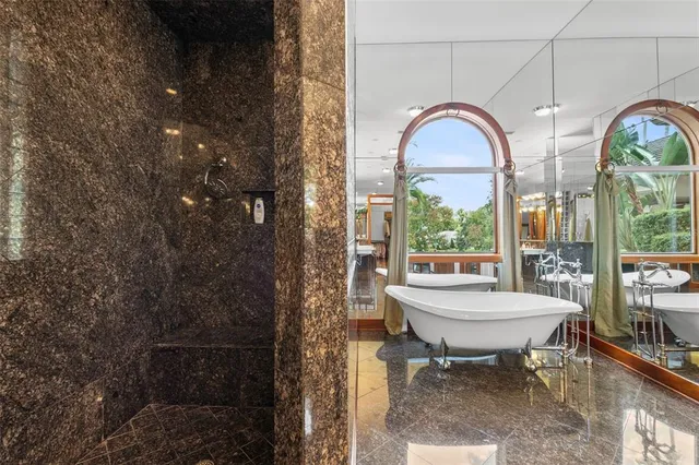 $2,890,000 | 211 Rue Des Chateaux, Tarpon Springs, FL 34688