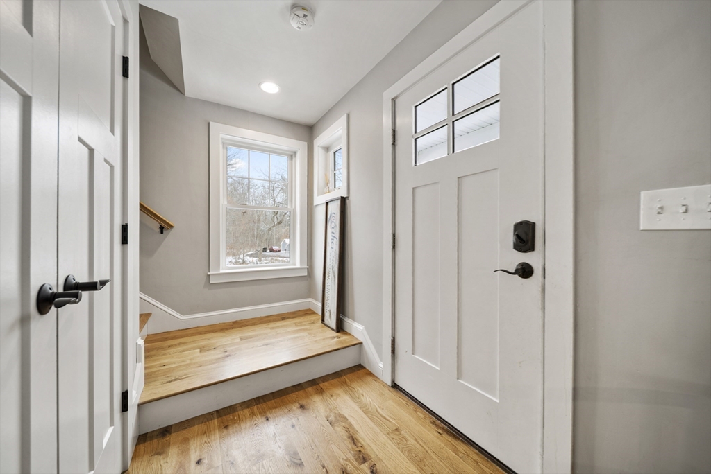 2 Mapleton Road Merrimac, MA 01860 - Photo 2 of 35