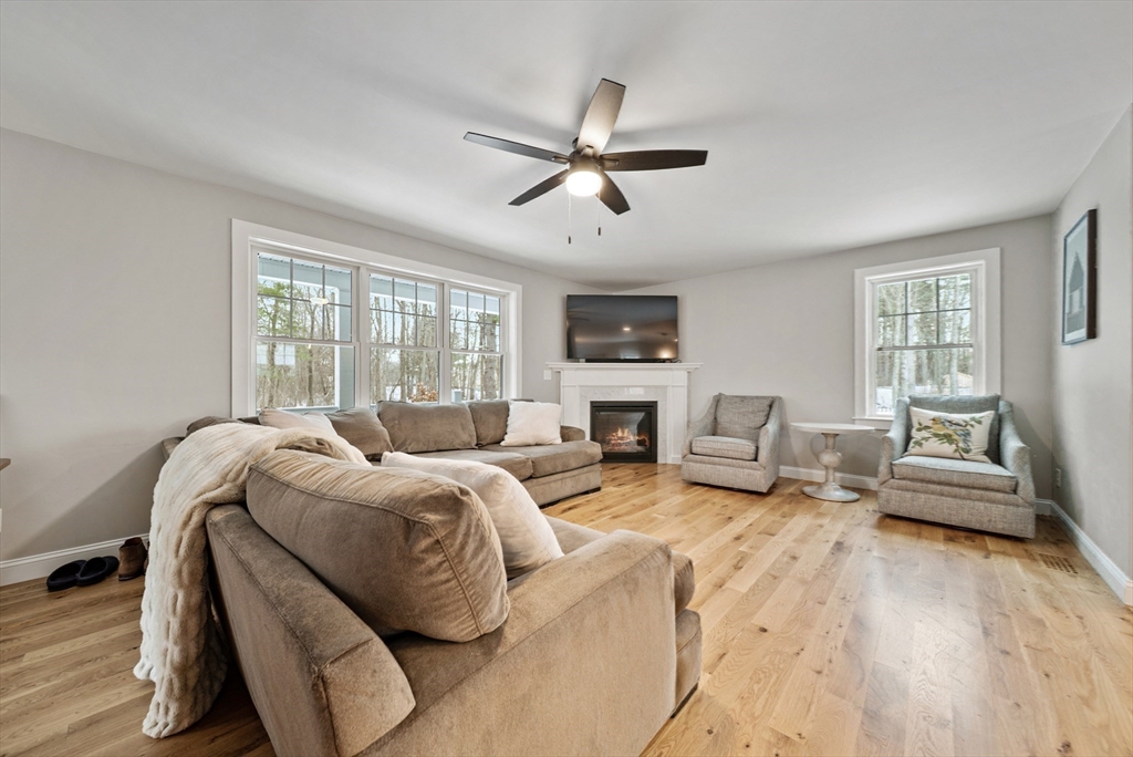 2 Mapleton Road Merrimac, MA 01860 - Photo 5 of 35