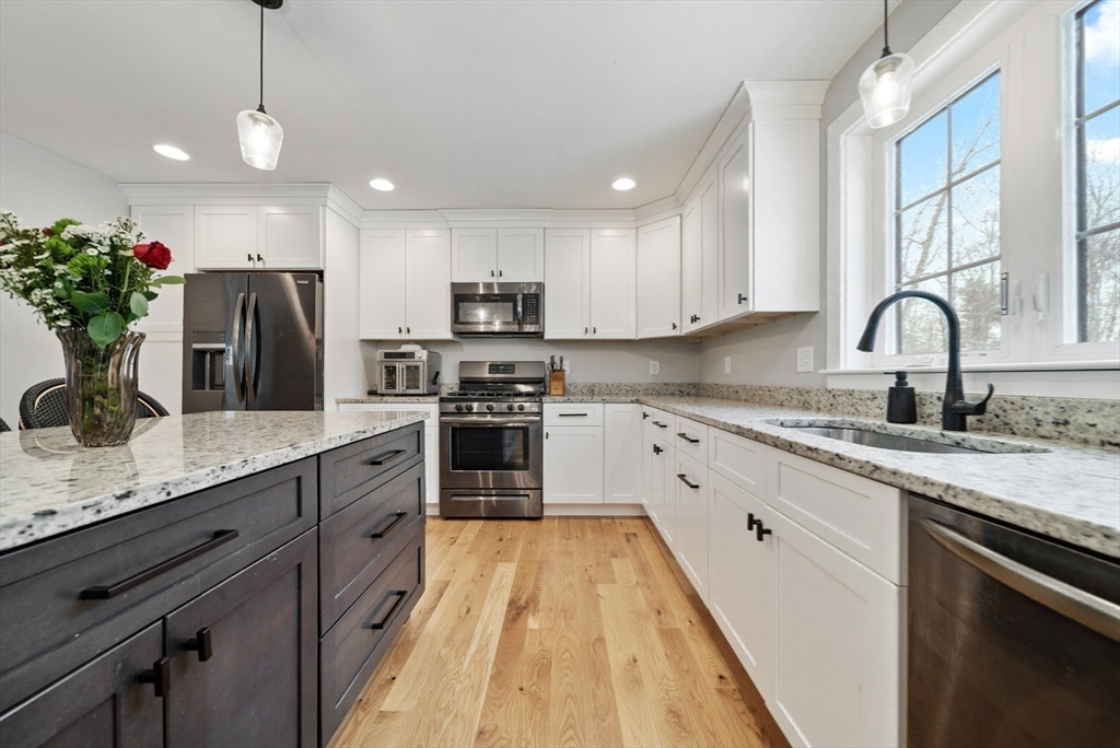 2 Mapleton Road Merrimac, MA 01860 - Photo 9 of 35