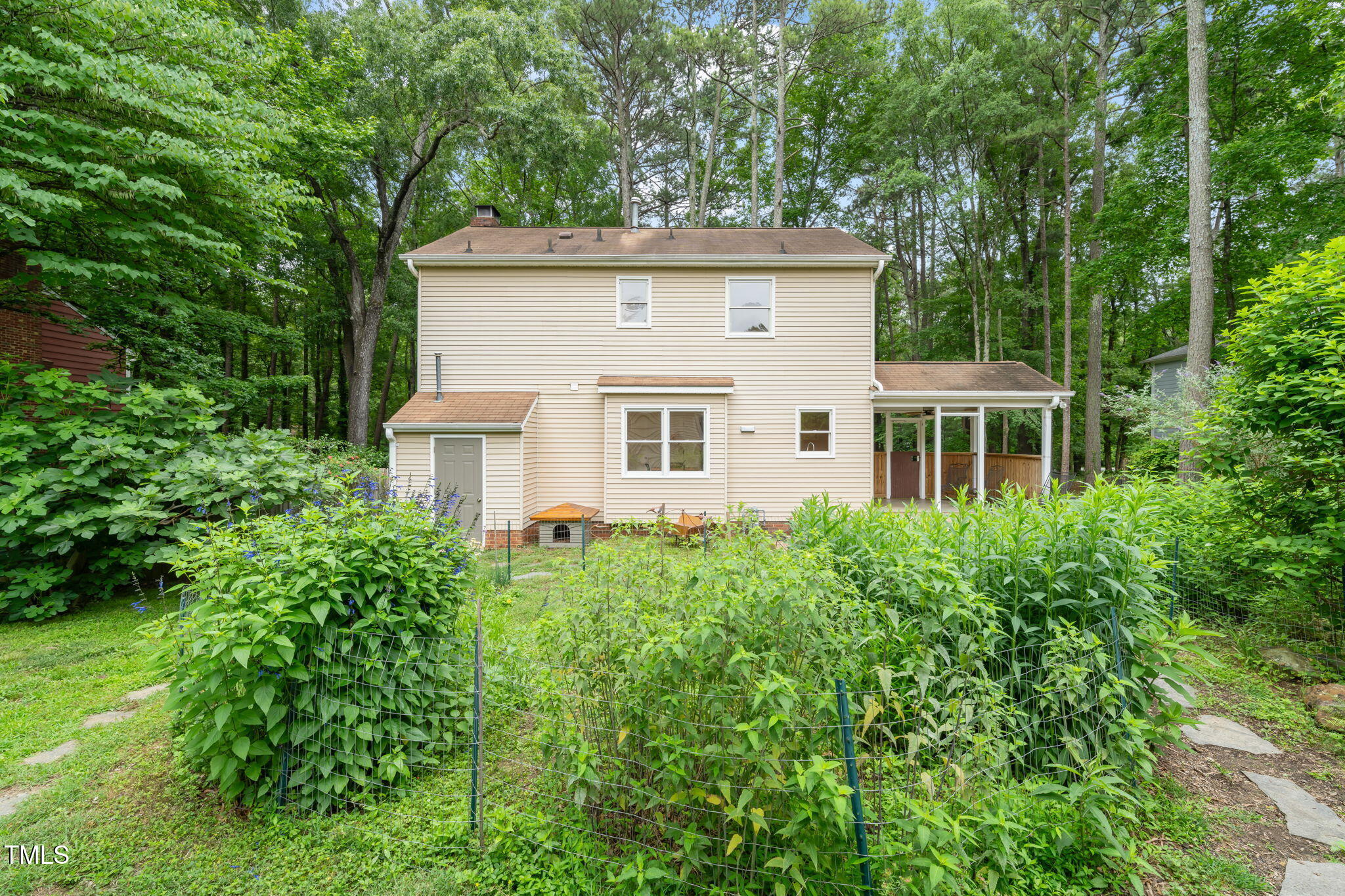 20 Timberlyne Road Chapel Hill, NC 27514 - Photo 29 of 46 38-web-or-mls-untitled-165