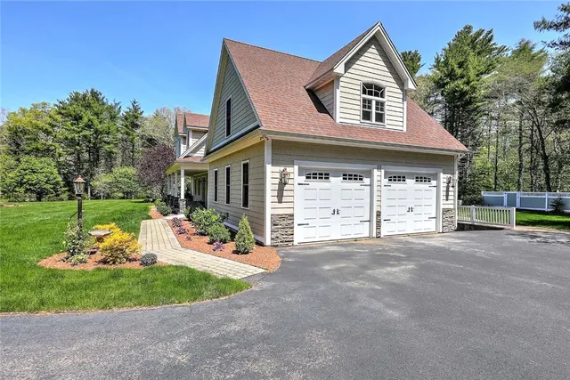 $895,000 | 26 Richmond Townhouse Road, Carolina, RI 02812