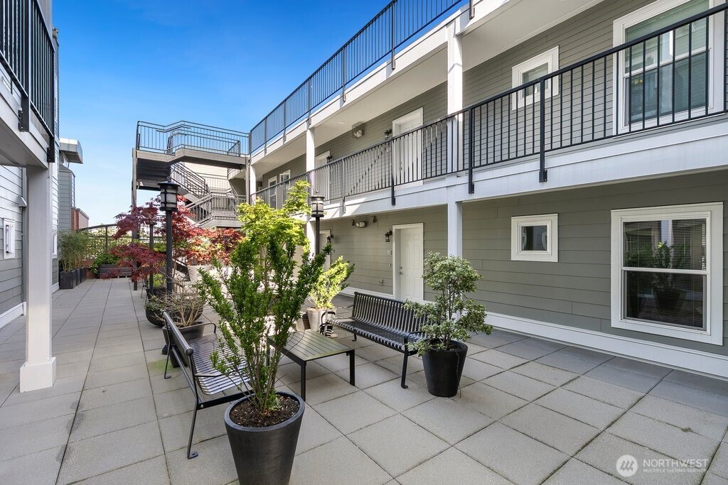 2101 North 55th Street, Unit 201 Seattle, WA 98103 - Photo 23 of 24