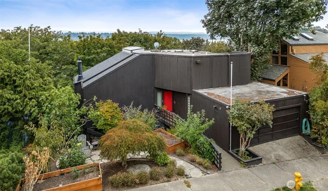 $1,049,000 | 2028 34th Avenue South, Seattle, WA 98144