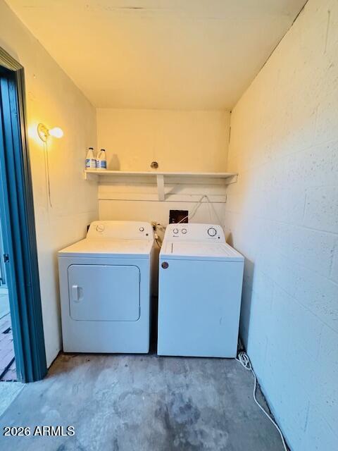 3221 West Royal Palm Road Phoenix, AZ 85051 - Photo 22 of 23 a utility room with dryer and washer