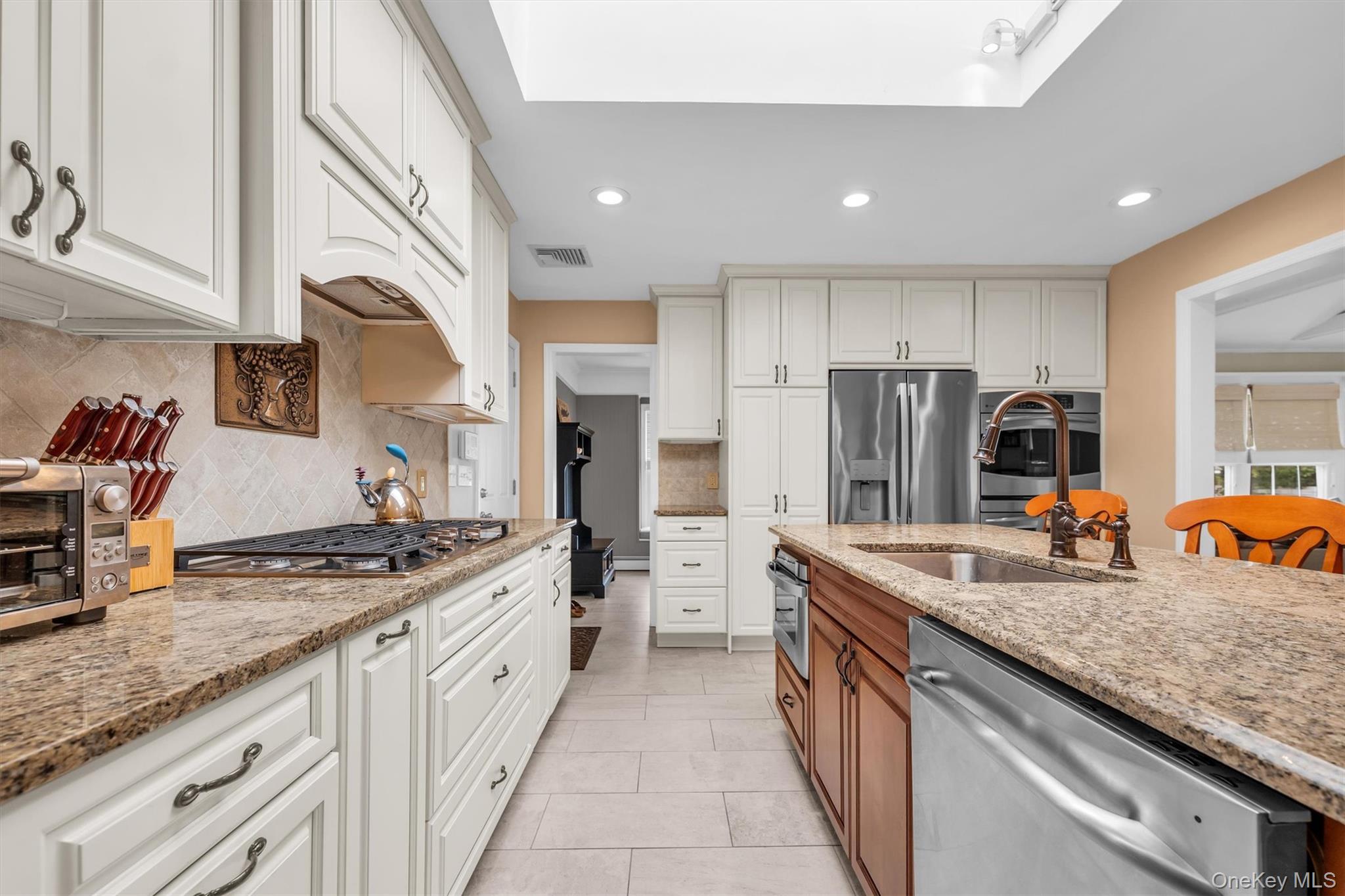 383 Munsell Road East Patchogue, NY 11772 - Photo 25 of 45