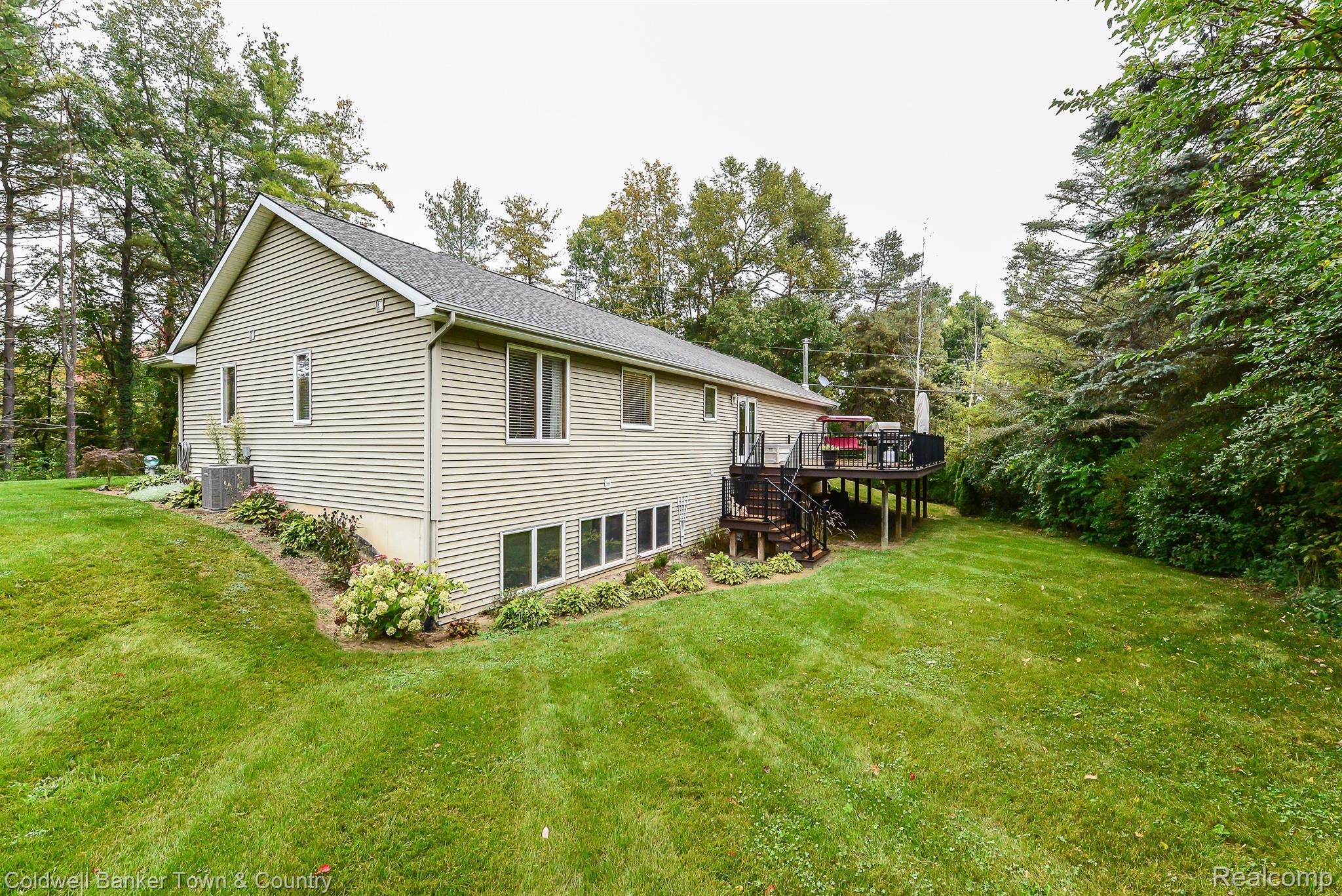 9519 Silver Lake Road Linden, MI 48451 - Photo 37 of 43 Gallery Image 37