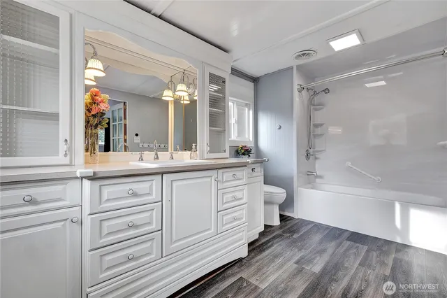 $195,000 | 18425 Northeast 95th Street, Unit 95, Redmond, WA 98052