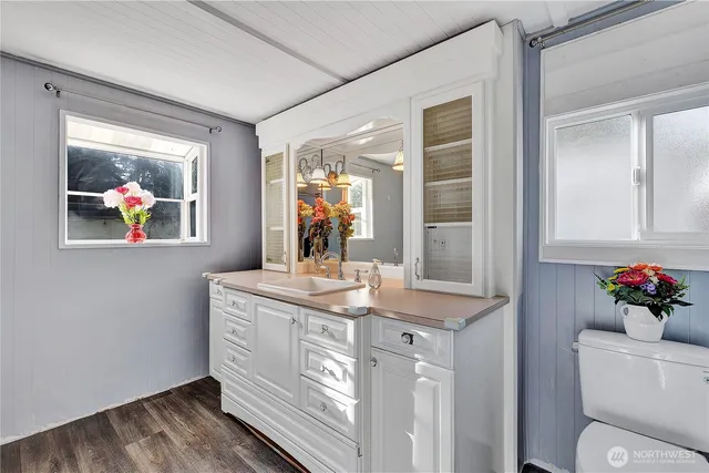 $195,000 | 18425 Northeast 95th Street, Unit 95, Redmond, WA 98052