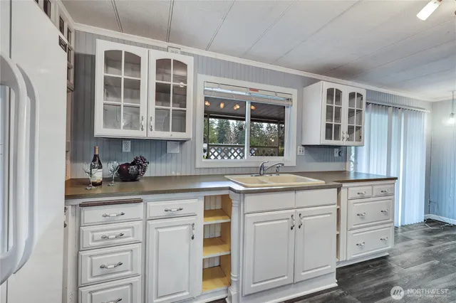 $195,000 | 18425 Northeast 95th Street, Unit 95, Redmond, WA 98052